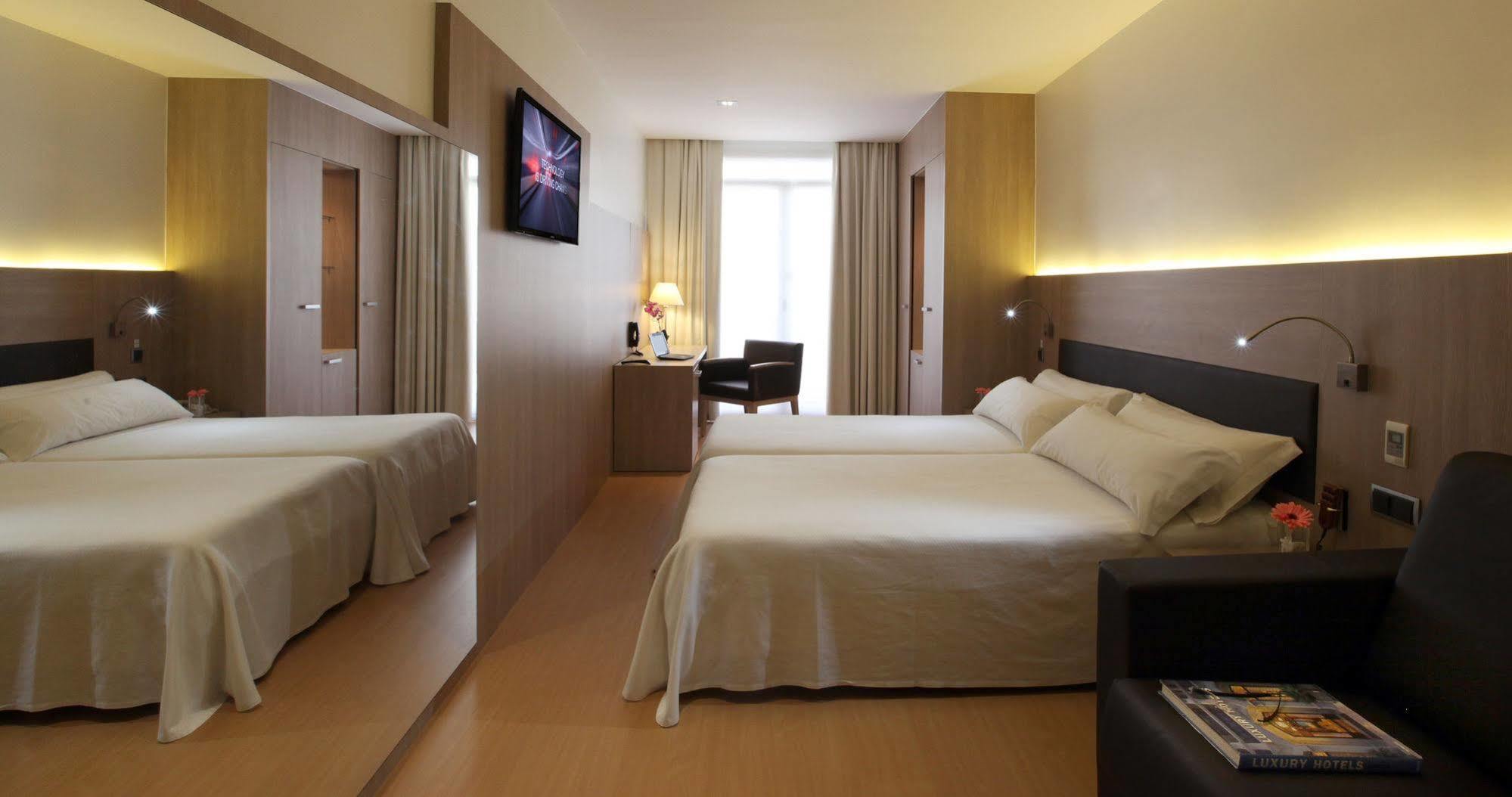 Lleo Hotel