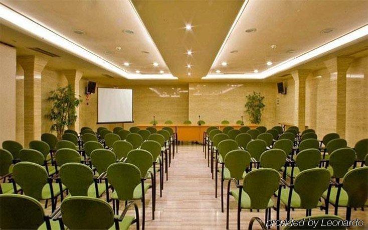 Lleo Hotel 3*